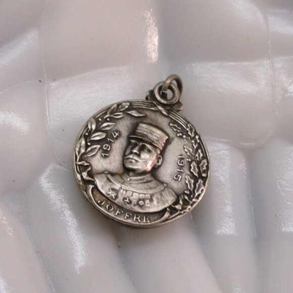 WWI French General Joseph Joffre Medal Locket ~ ANTIQUE Silver Slide Locket - Picture 9 of 13